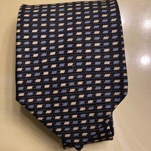 Perry Ellis Black and Cream Patterned Tie
